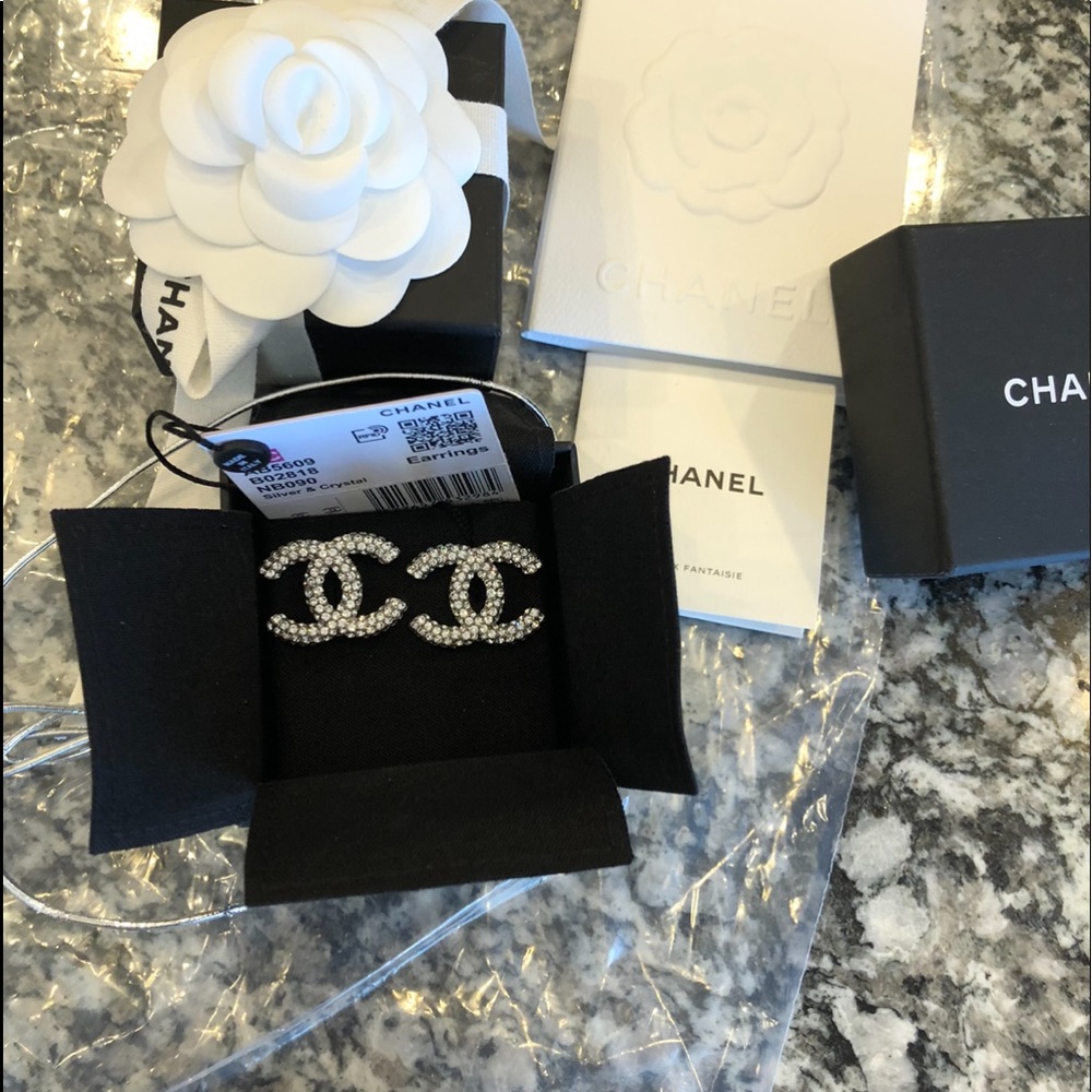 ❌SOLD❌Chanel XL 21C Crystal Earrings NEW wreceipt! - Picture 7 of 13